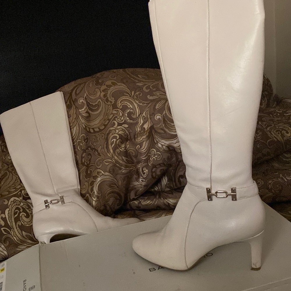 Gorgeous boots - Picture 4 of 7